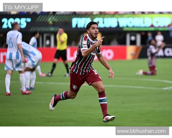 西班牙足球明星太太队的魅力与风采展现足球背后的女性力量