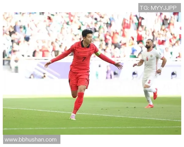 韩国酒吧内足球明星醉酒狂欢视频引发热议网友热评不断